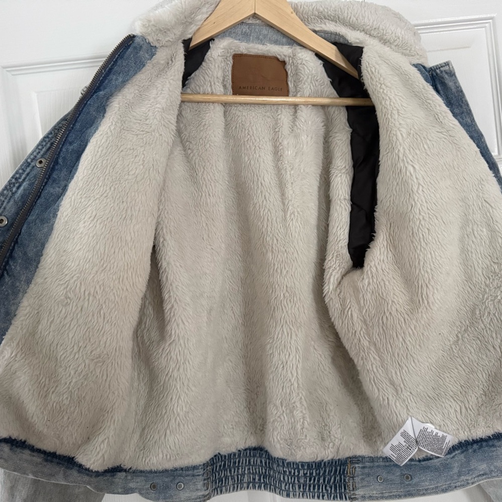 Y2K American Eagle Outfitters Blue Denim Jacket with White Lining - Picture 7 of 8